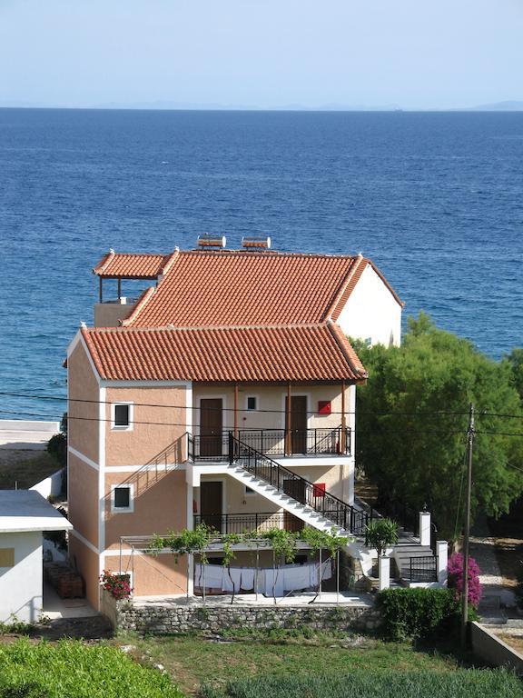 Amfilissos Hotel Koumeika Exterior photo